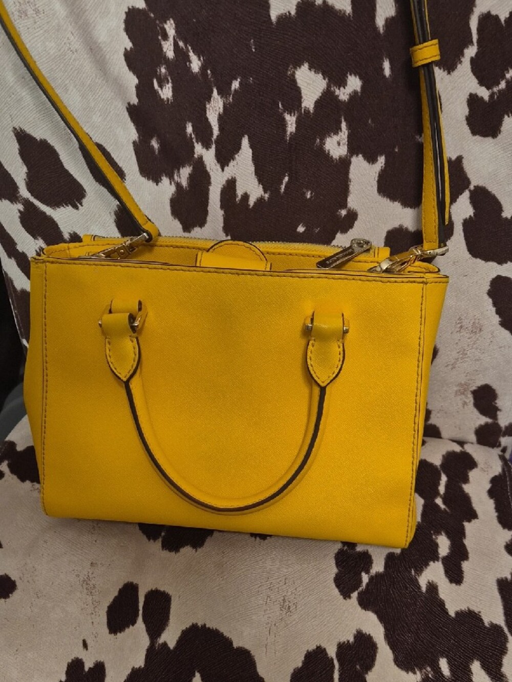 Michael Kors Yellow Saffiano Purse - Picture 4 of 9